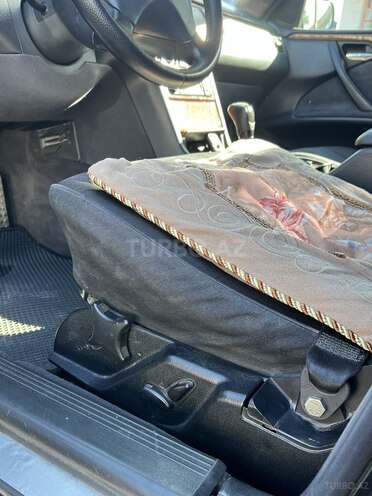 Mercedes E 220-8