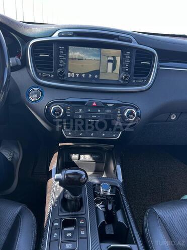 Kia Sorento-12