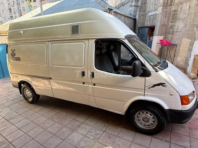 Ford Transit-6