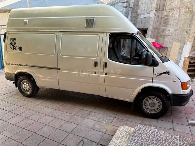 Ford Transit-11