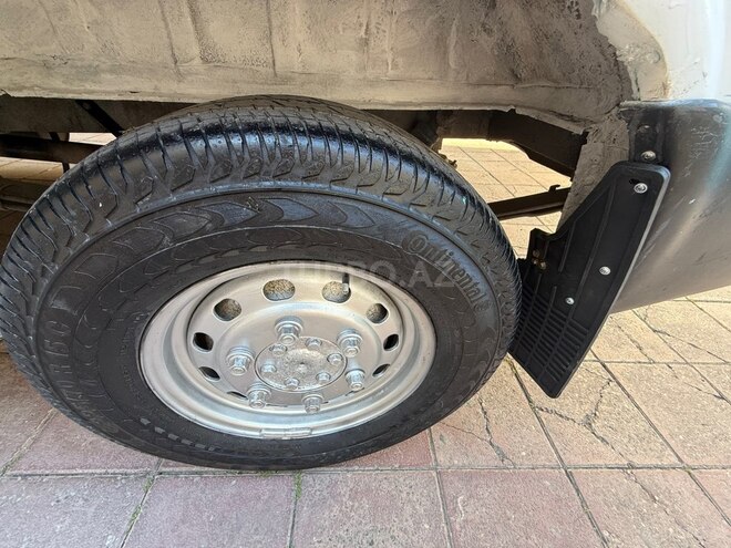 Ford Transit-9
