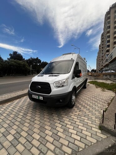 Ford Transit-11