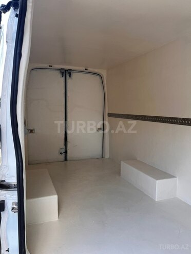 Ford Transit-8