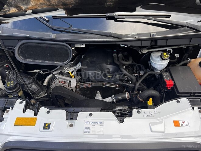 Ford Transit-10