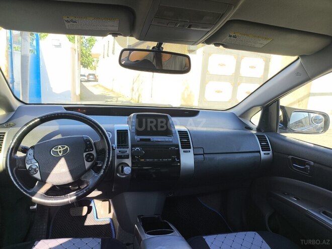 Toyota Prius-11