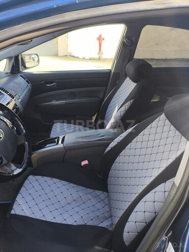 Toyota Prius-12