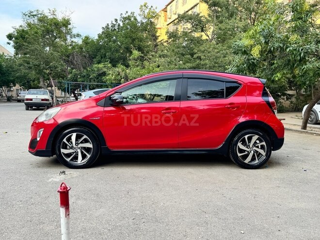 Toyota Aqua-4