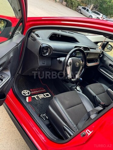 Toyota Aqua-12