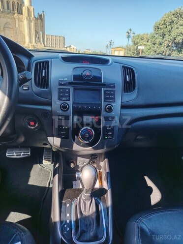 Kia Cerato-10