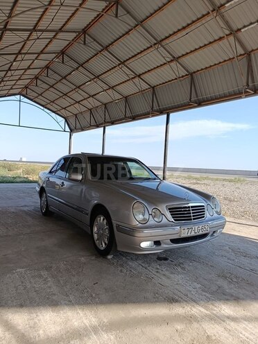 Mercedes E 240-7