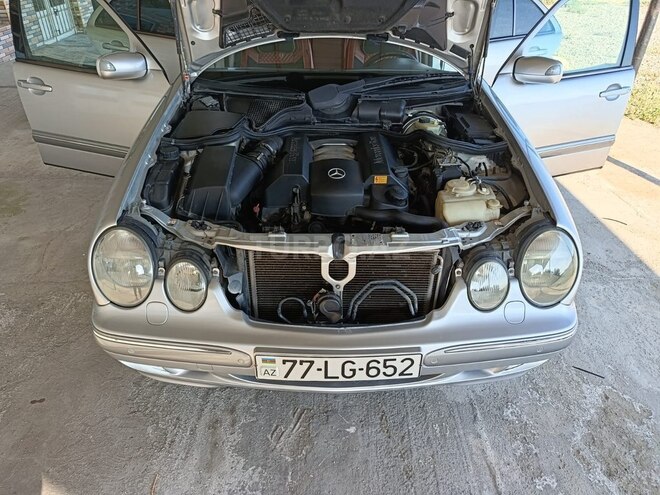 Mercedes E 240-6
