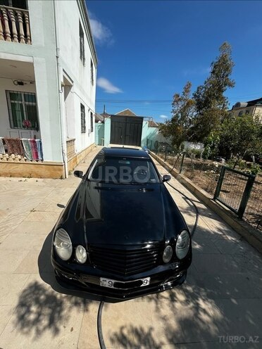 Mercedes E 200-1