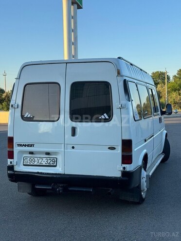 Ford Transit-3