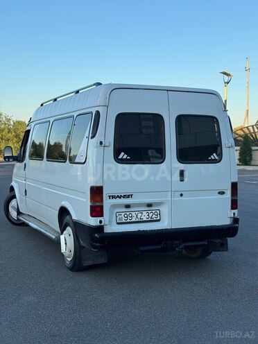 Ford Transit-4
