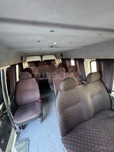 Ford Transit-5
