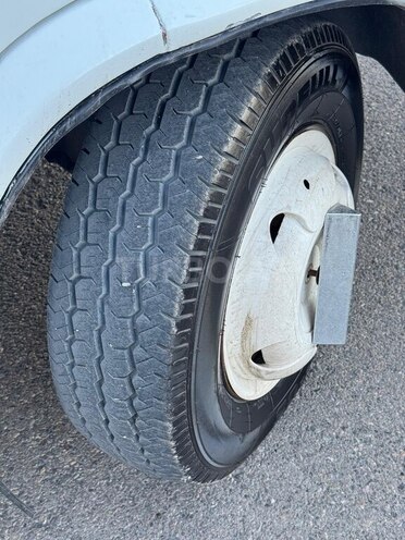 Ford Transit-9
