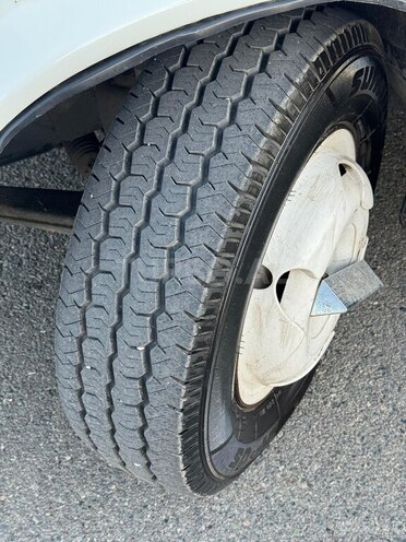 Ford Transit-10