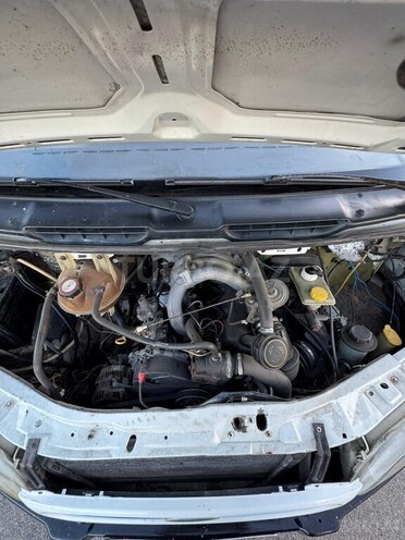 Ford Transit-11