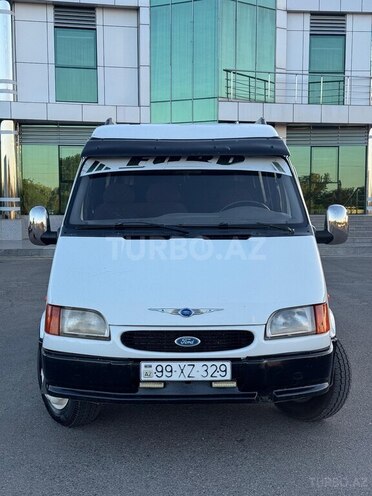 Ford Transit-12