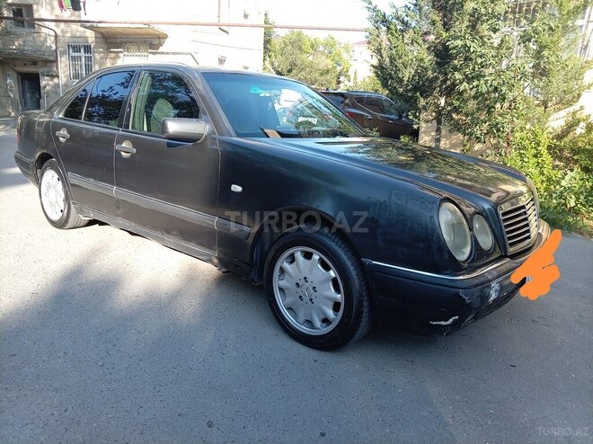 Mercedes E 300-3