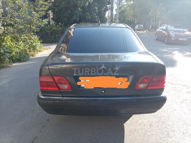Mercedes E 300-4