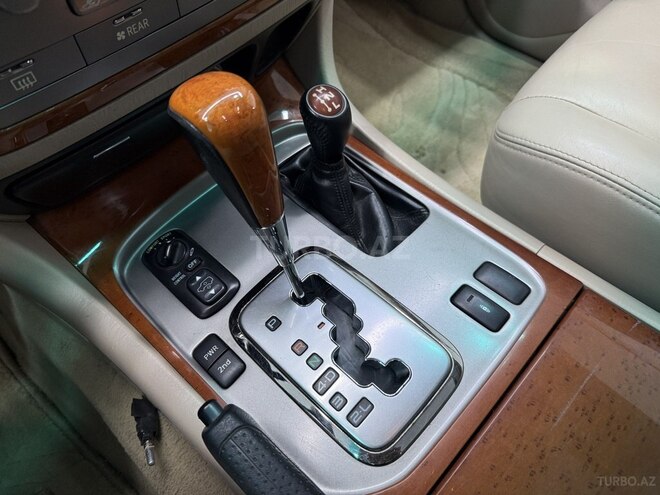 Lexus LX 470-15