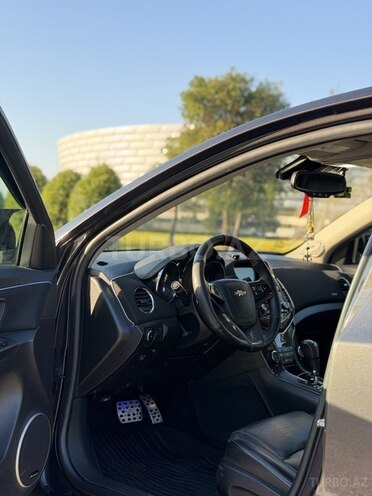 Chevrolet Cruze-10