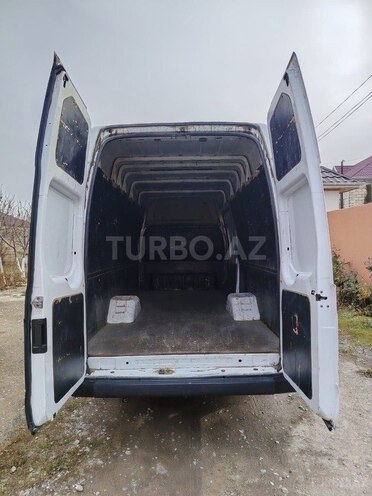 Ford Transit-5