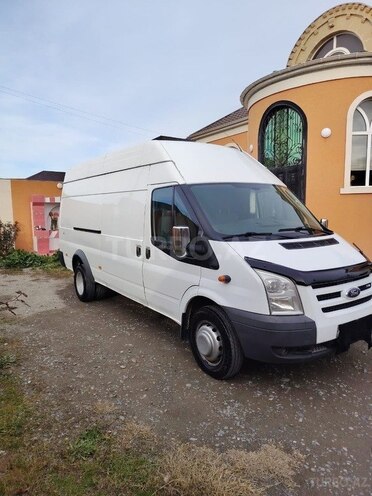 Ford Transit-8