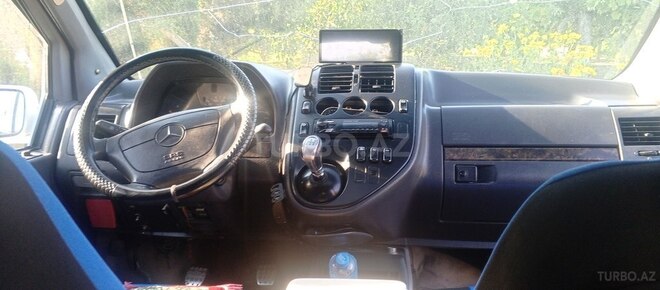 Mercedes Vito 110 D -7
