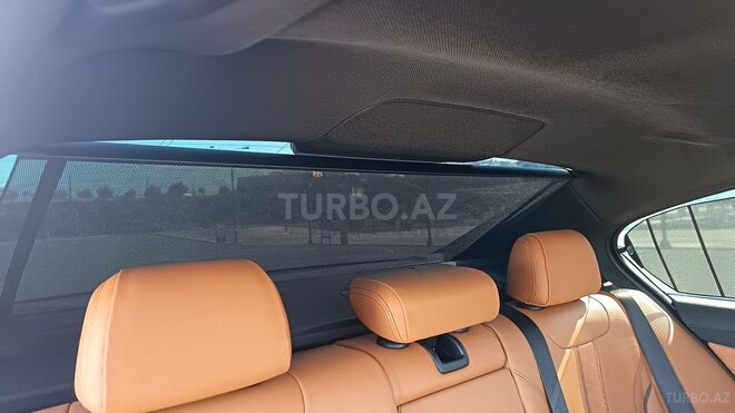 BMW 530e-10