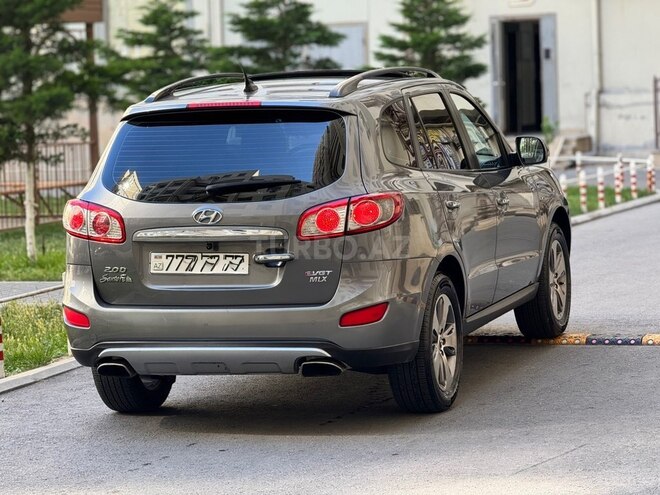 Hyundai Santa Fe-4