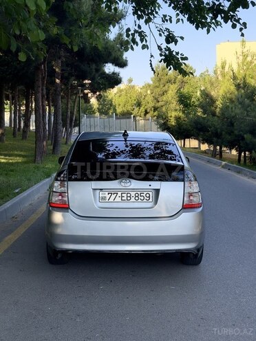 Toyota Prius-5