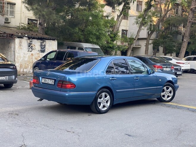 Mercedes E 240-7