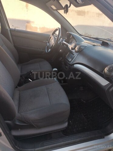 Chevrolet Aveo-10