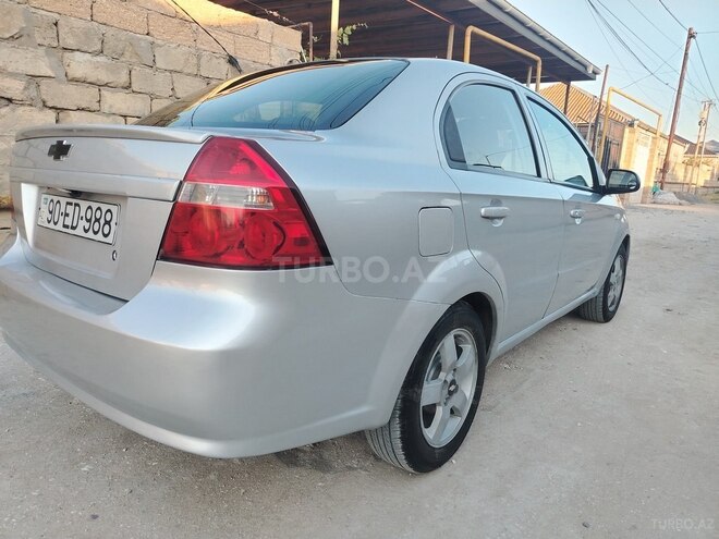Chevrolet Aveo-5