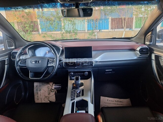 Geely Coolray-9