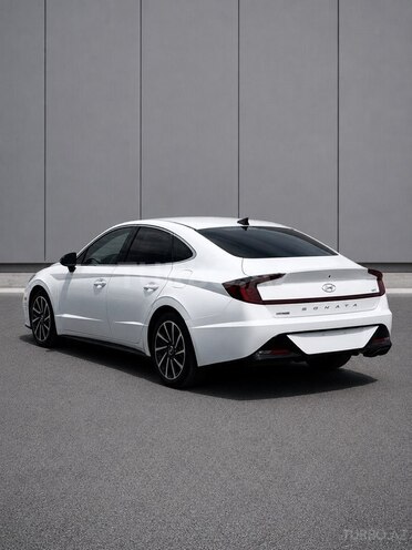 Hyundai Sonata-4