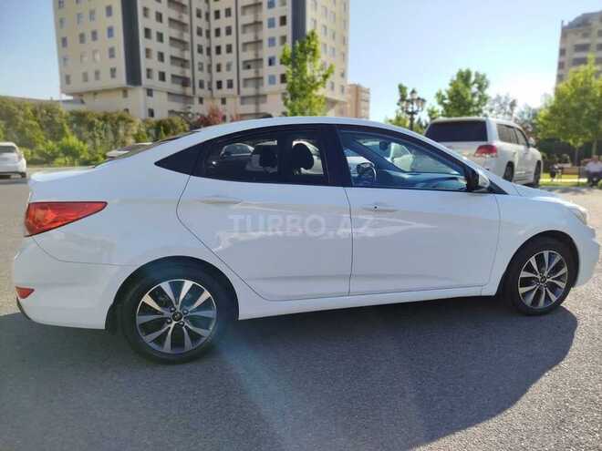 Hyundai Accent-5