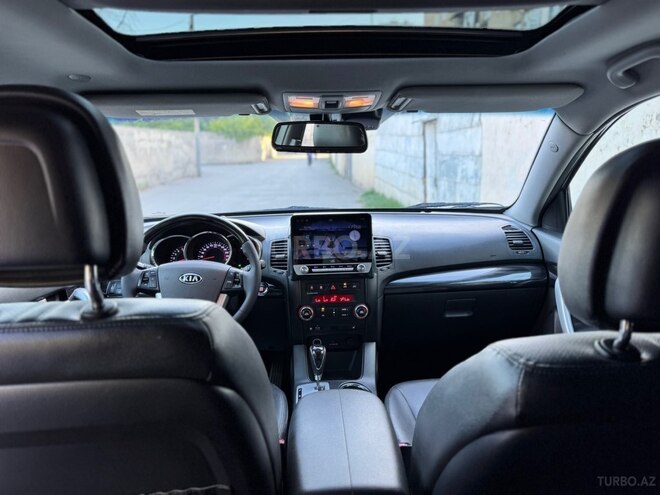Kia Sorento-12