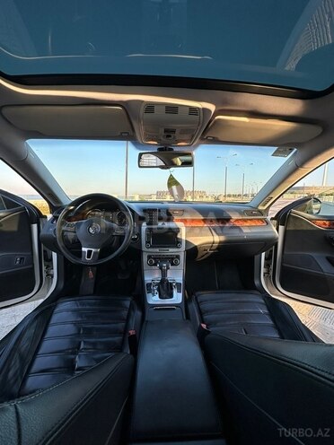 Volkswagen Passat CC-10