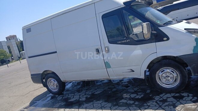 Ford Transit-7