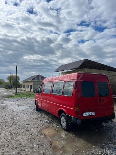 Ford Transit-5