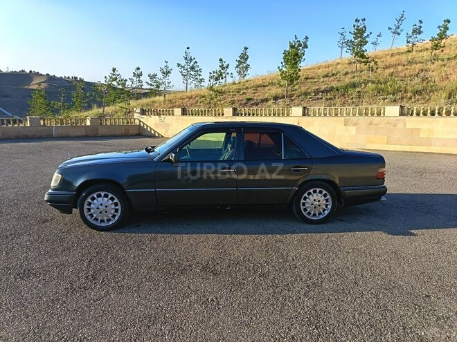 Mercedes 220 E-4
