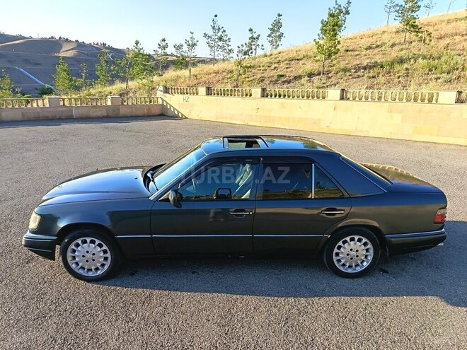 Mercedes 220 E-5