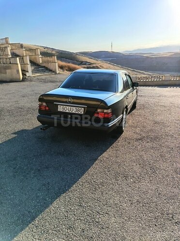 Mercedes 220 E-8