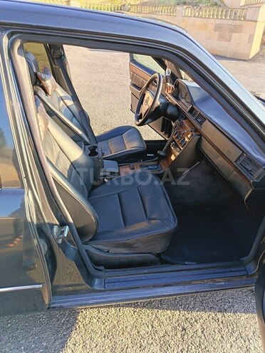 Mercedes 220 E-15