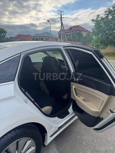 Hyundai Sonata-9