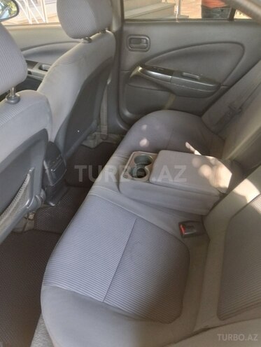 Nissan Sunny-6