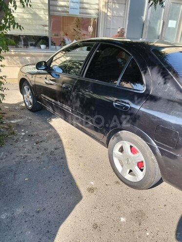 Nissan Sunny-4